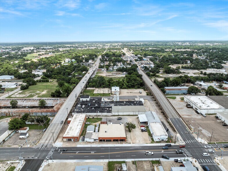 1716 Franklin Ave, Waco, TX for lease - Building Photo - Image 2 of 5