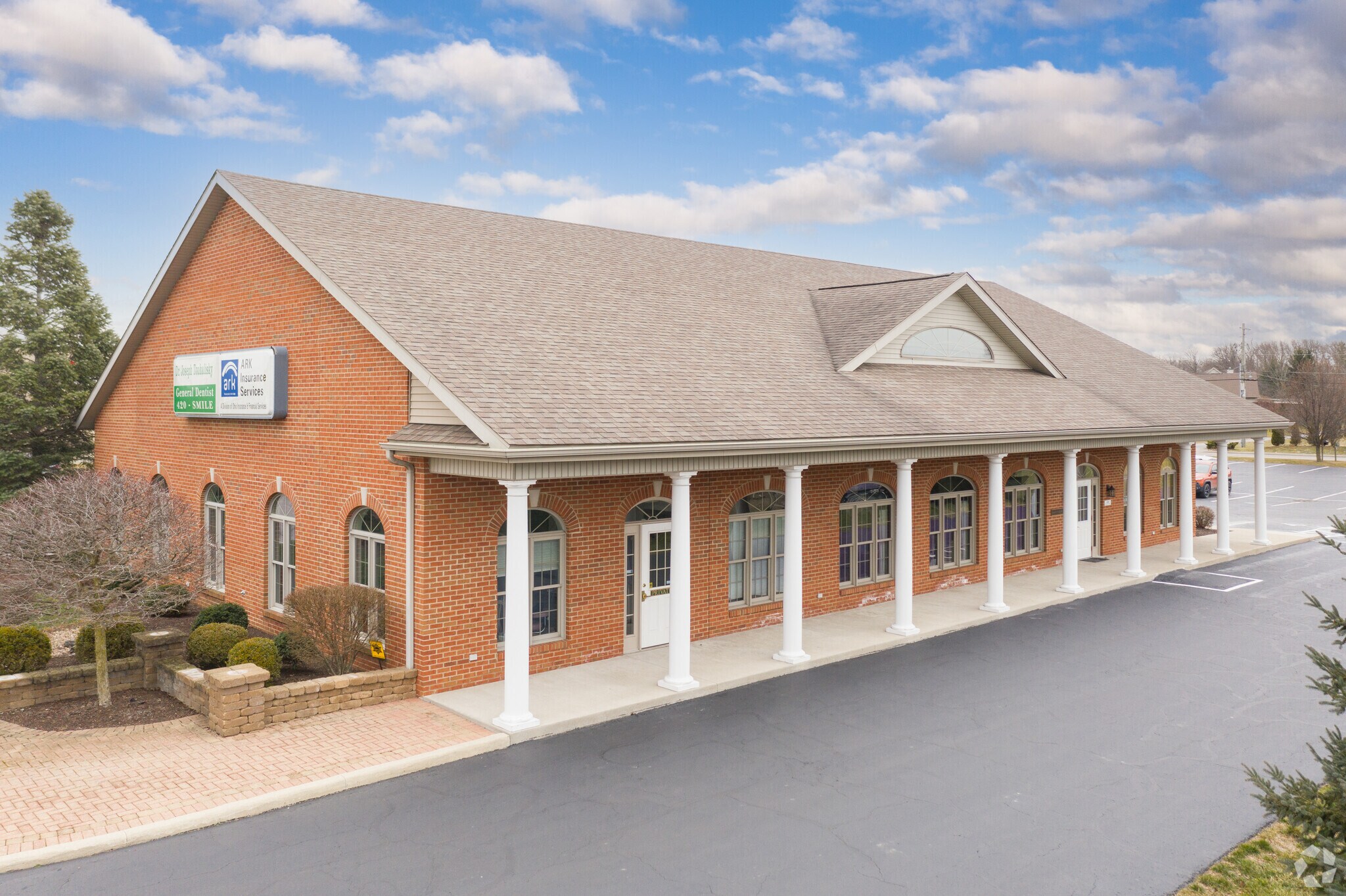 2135 Tiffin Ave, Findlay, OH for sale Primary Photo- Image 1 of 1