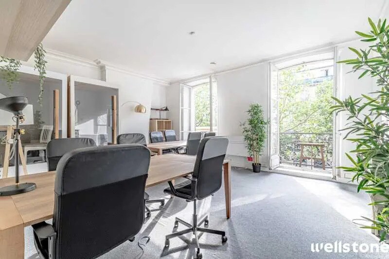 Office in Paris for lease - Interior Photo - Image 1 of 8