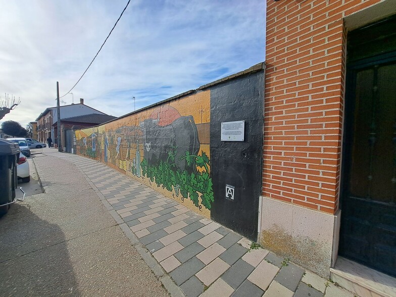 Tomás, 22, La Seca, Valladolid for sale - Building Photo - Image 1 of 16