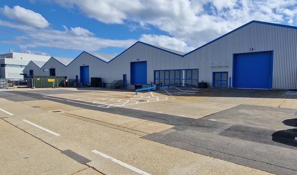 Unit 1000 Fareham Rd, Gosport for lease - Building Photo - Image 3 of 53