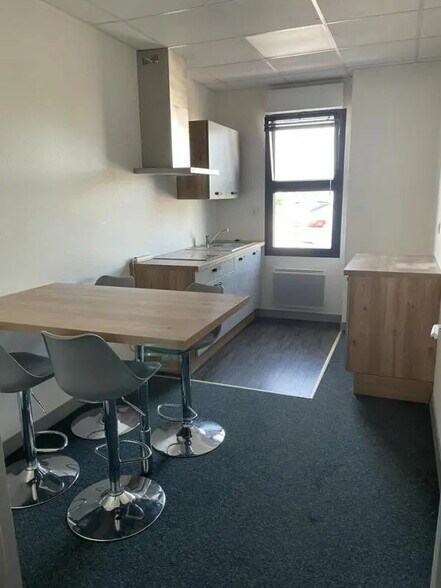 Flex in Gouesnou for lease - Interior Photo - Image 2 of 6