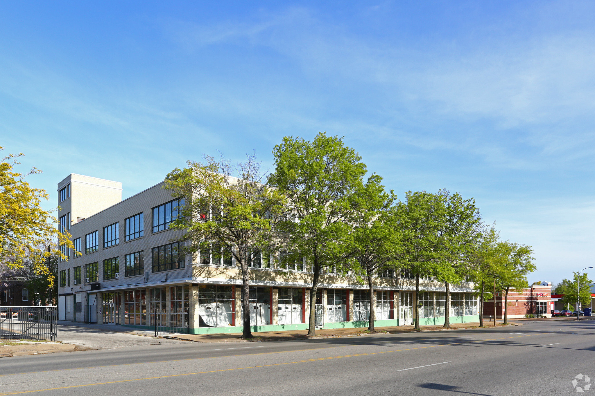 2400 S Jefferson Ave, Saint Louis, MO for lease Primary Photo- Image 1 of 19