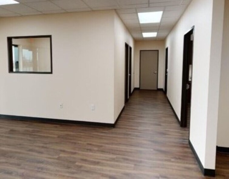 5654 Kingpin Dr, Corpus Christi, TX for sale - Building Photo - Image 2 of 7