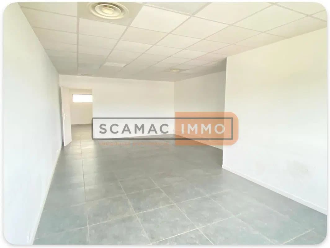Office in Fréjus for lease Interior Photo- Image 1 of 5