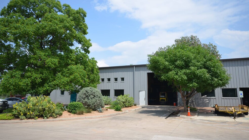 407 Radam Ln, Austin, TX for lease - Building Photo - Image 2 of 7