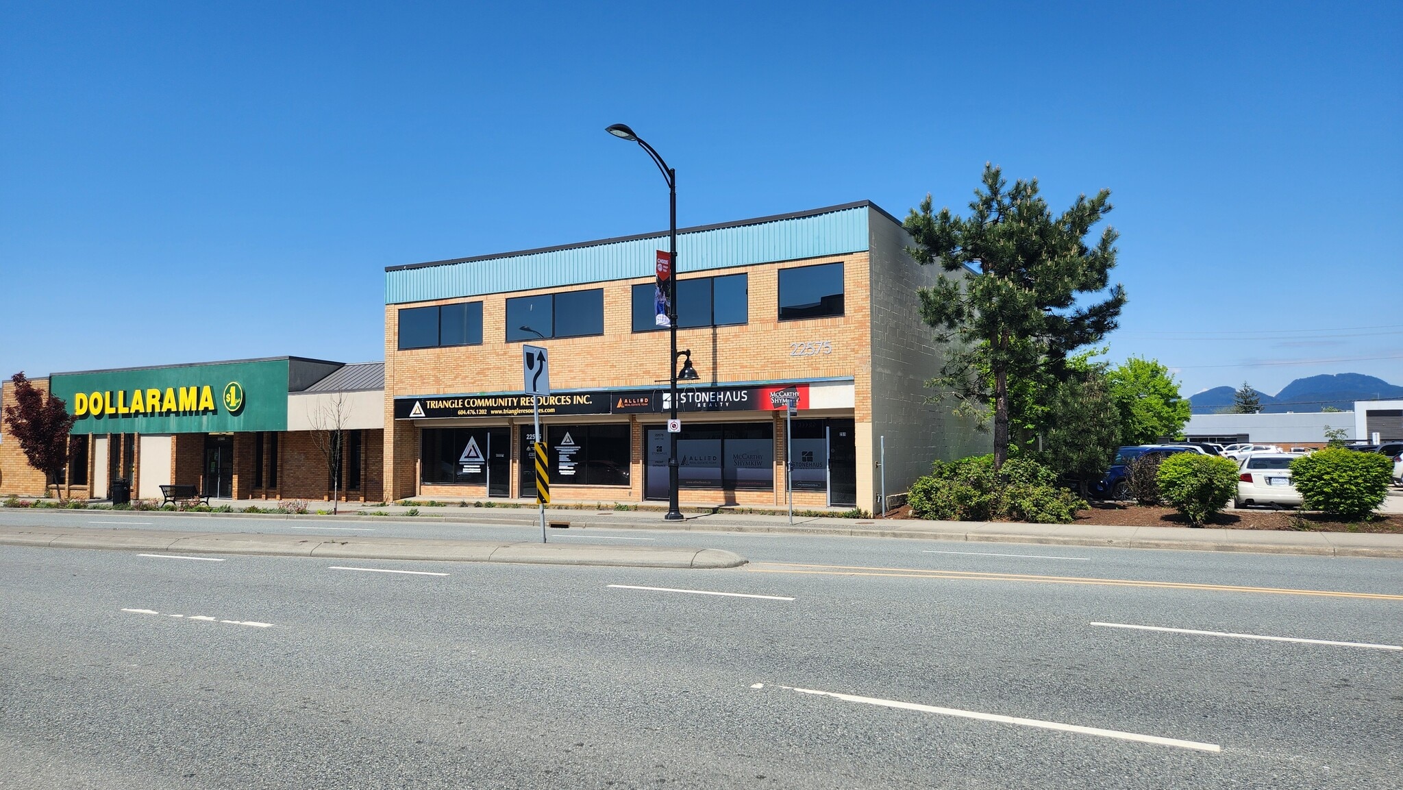 22575 Lougheed Hwy, Maple Ridge, BC for lease Building Photo- Image 1 of 8
