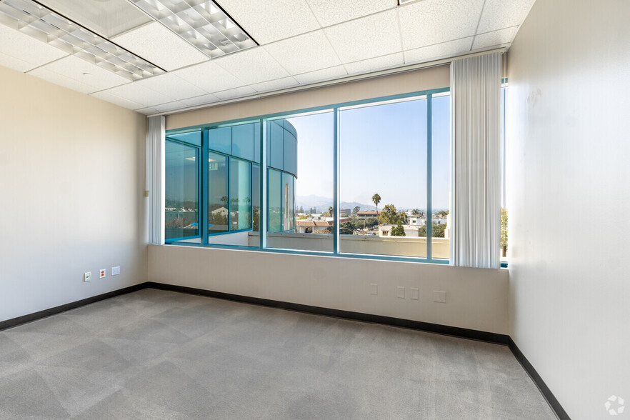 1010 N Central Ave, Glendale, CA for lease - Interior Photo - Image 3 of 19