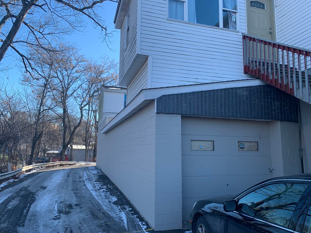 585 Park Ave, Worcester, MA 01603