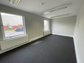 Tumulus Way, Kintore for lease Interior Photo- Image 1 of 4