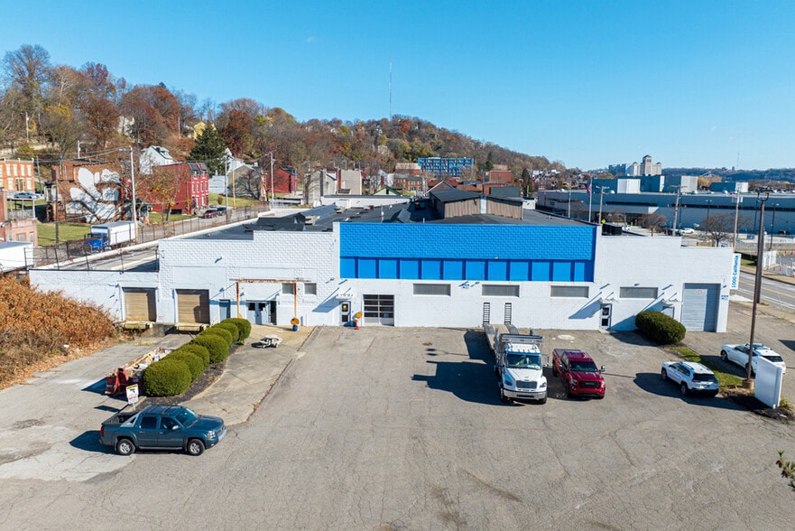 1000 California Ave, Pittsburgh, PA for lease - Building Photo - Image 2 of 9