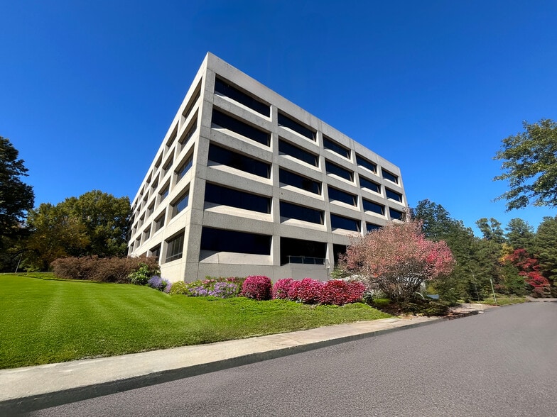 6630 W Broad St, Richmond, VA for lease - Building Photo - Image 2 of 4