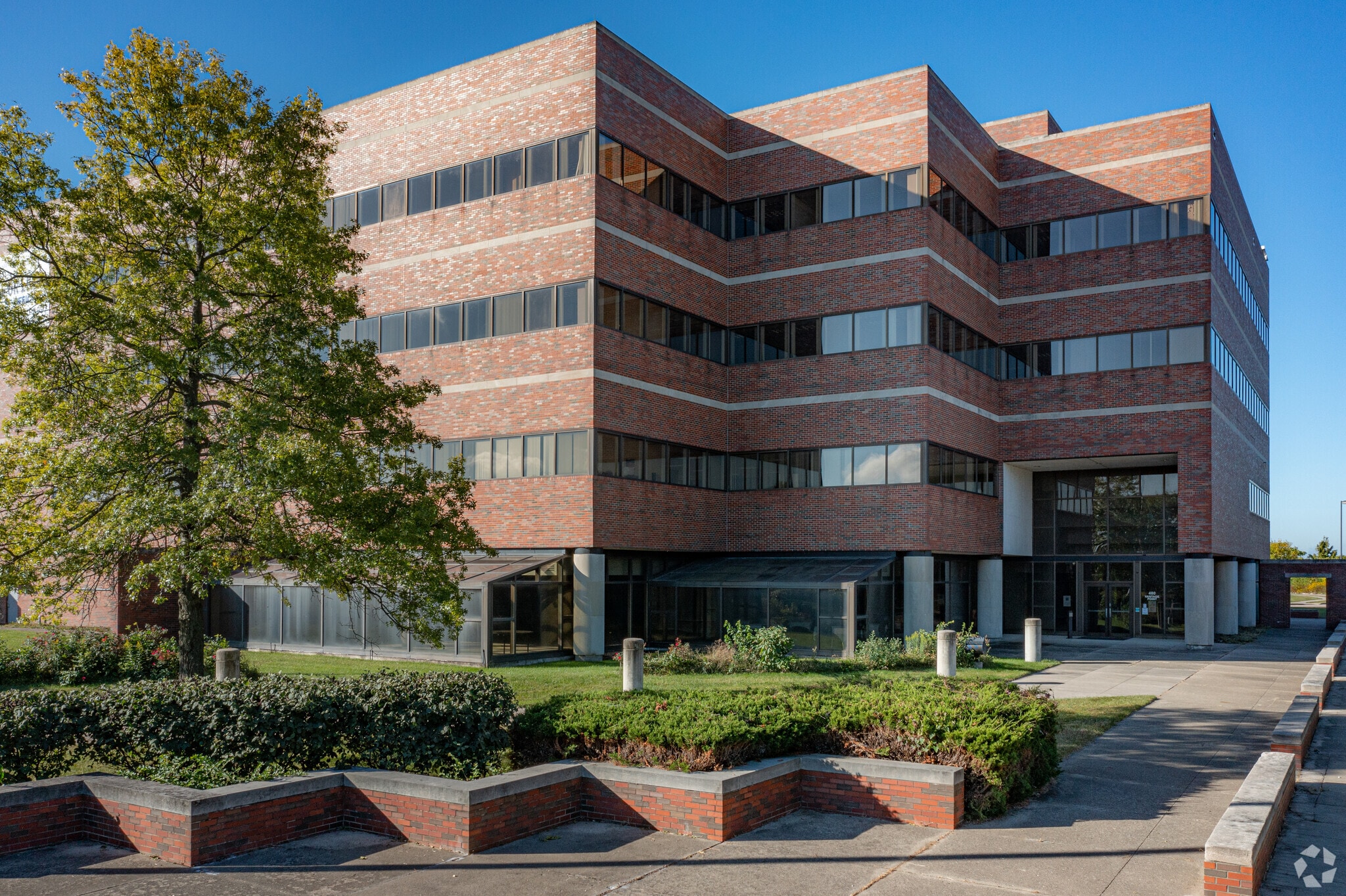 480 Vantage Pt, Miamisburg, OH for sale Building Photo- Image 1 of 45