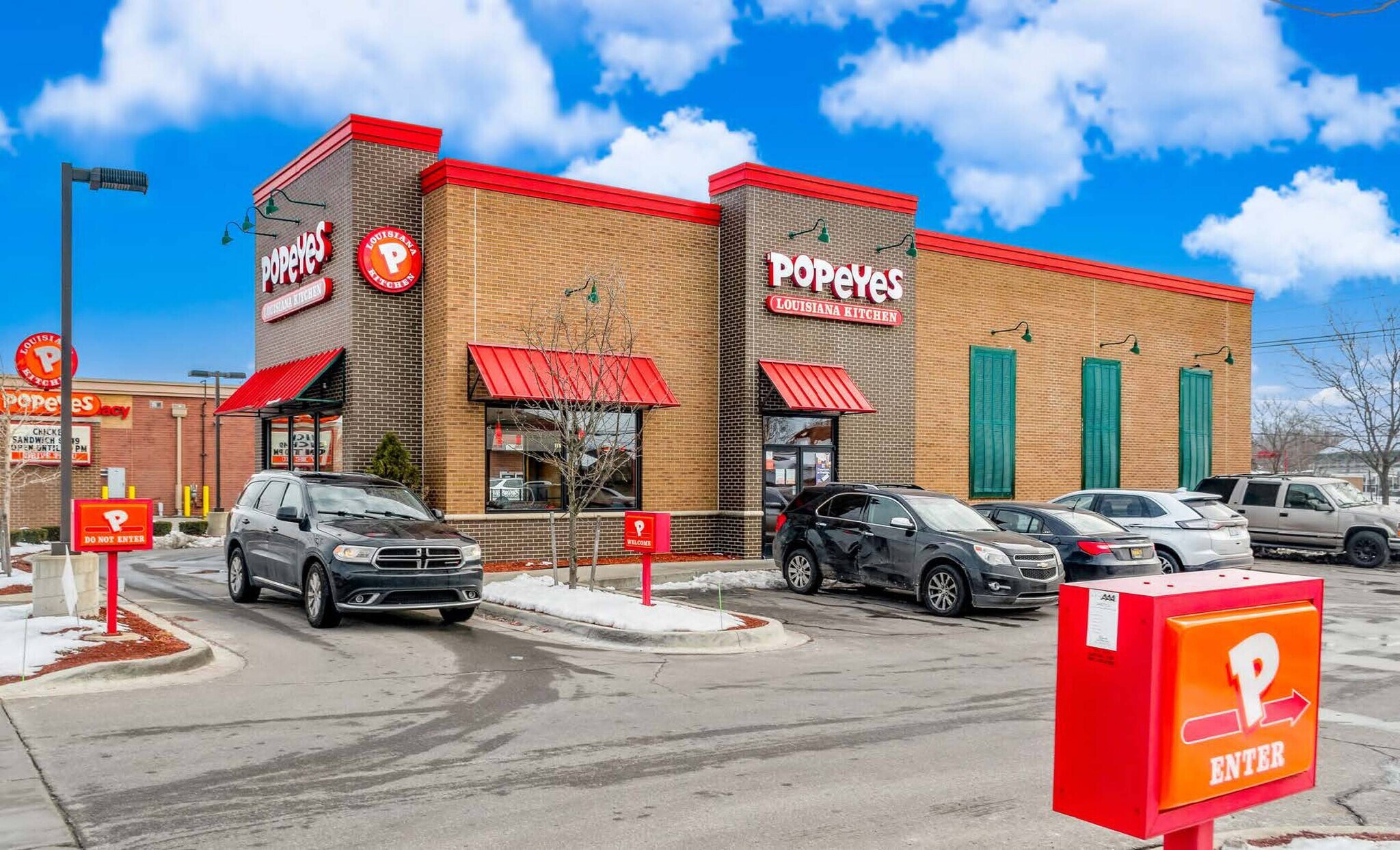 18592 E 9 Mile Rd, Eastpointe, MI for sale Building Photo- Image 1 of 1