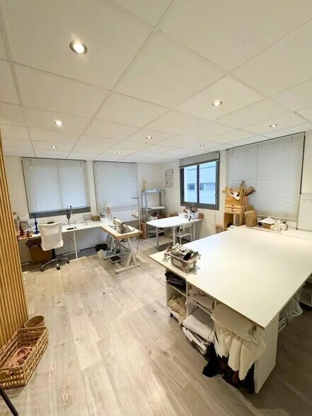 Office in Cannes for sale - Interior Photo - Image 1 of 2