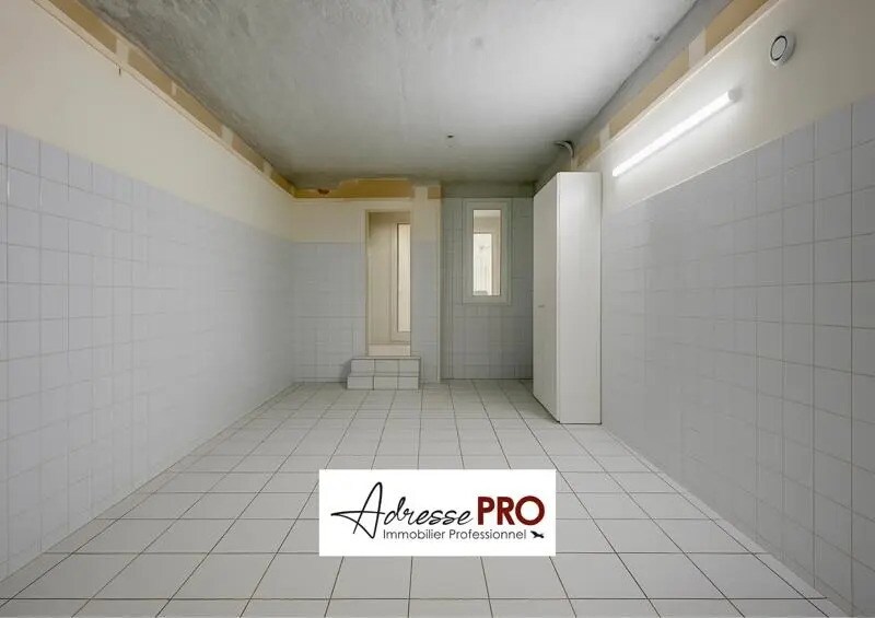 Retail in Bordeaux for lease - Interior Photo - Image 2 of 3