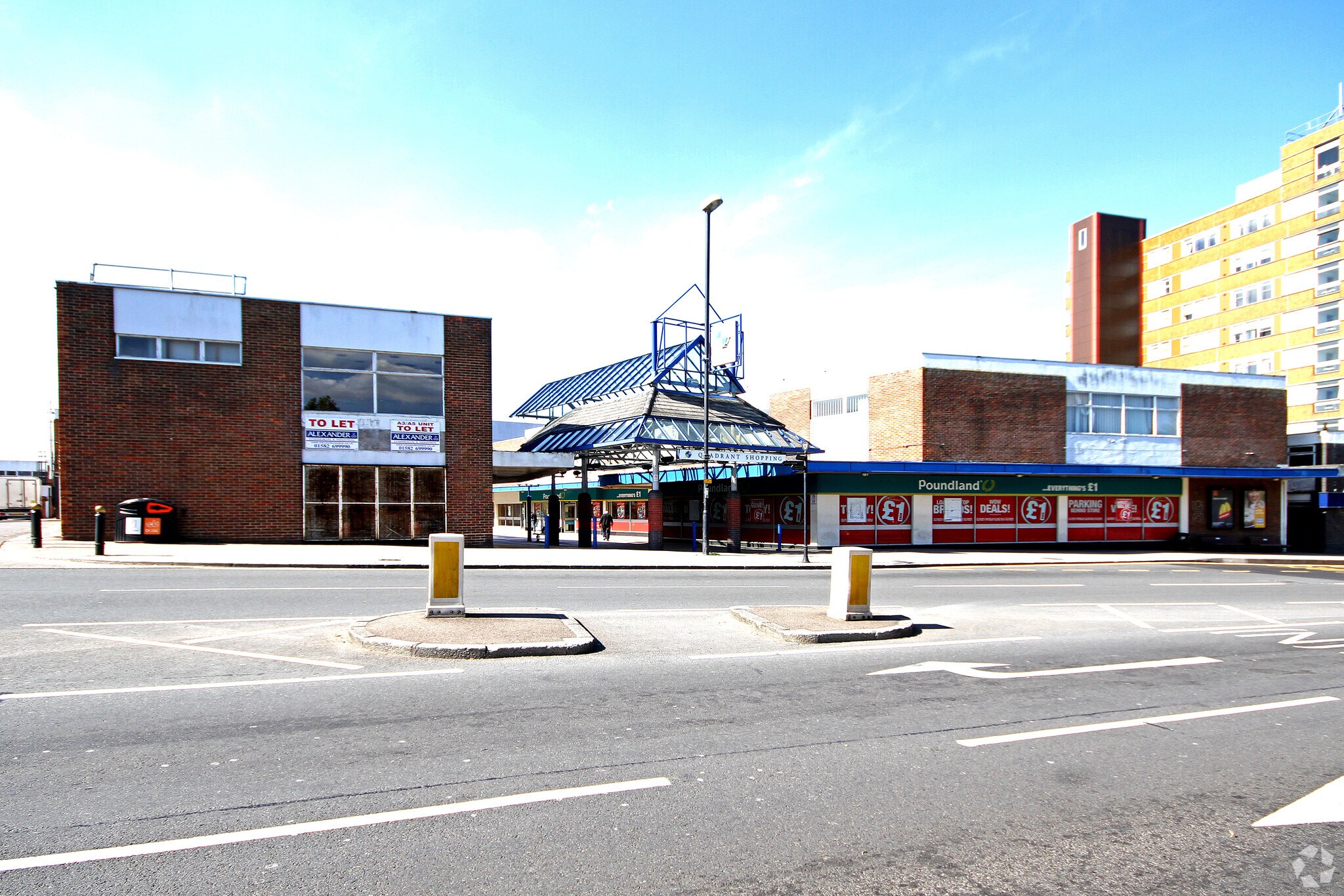Nicholas Way, Dunstable for sale Primary Photo- Image 1 of 1