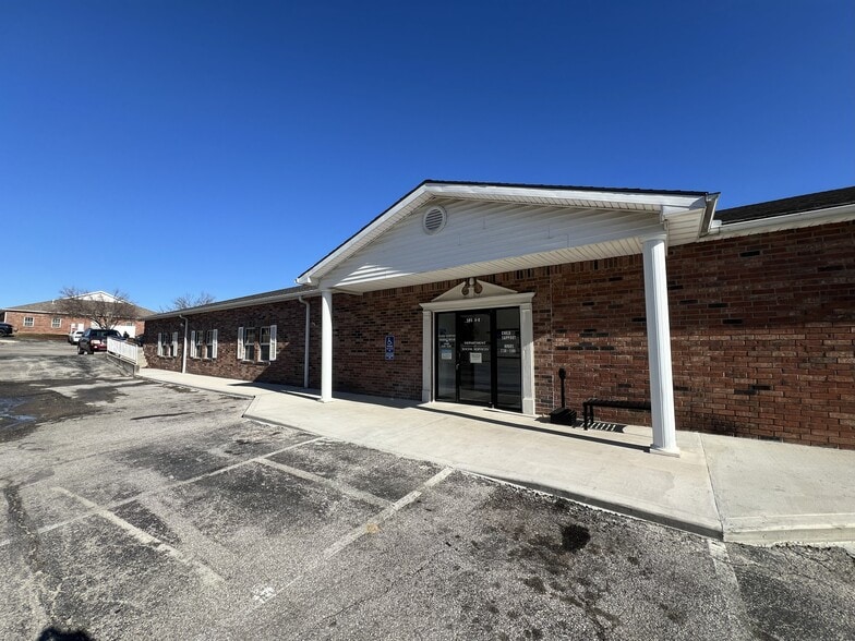 505 N Ridgeview Dr, Warrensburg, MO for sale - Building Photo - Image 3 of 4