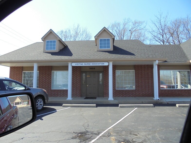 16041626 E Elm St, Harrisonville, MO 64701