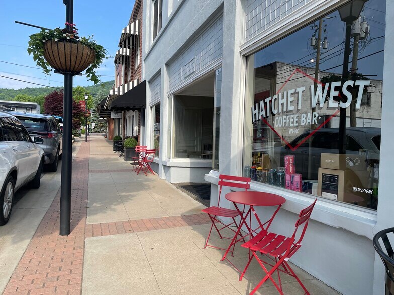 15 E 2nd St, West Jefferson, NC for sale - Building Photo - Image 3 of 15