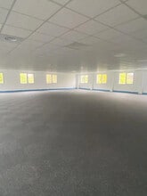 22 Rue Du 35Eme Regiment D'Aviation, Bron for lease Building Photo- Image 1 of 3