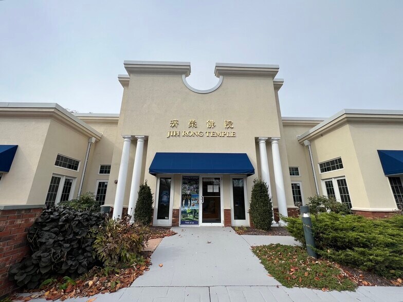 707 Main St, Monroe, CT 06468 Church/Catering/Restaurant/Wedding