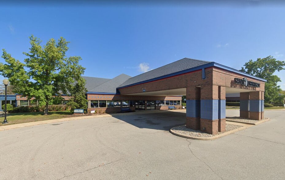 230-270 E Day Rd, Mishawaka, IN for lease - Primary Photo - Image 1 of 29