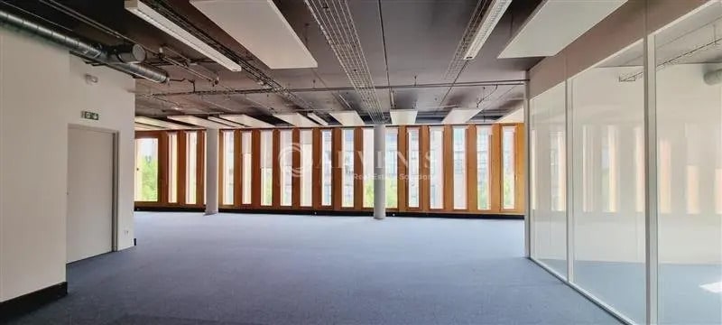 Office in Lille for lease - Building Photo - Image 2 of 12