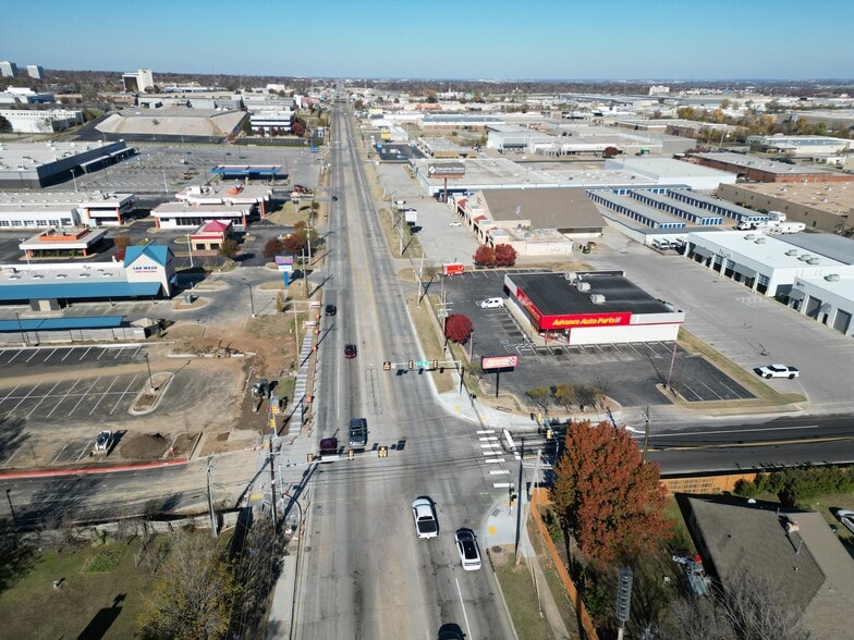 4461 S Sheridan Rd, Tulsa, OK for sale - Building Photo - Image 2 of 10
