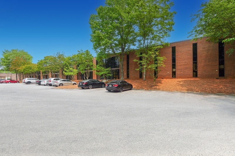 2137 Flintstone Dr, Tucker, GA for lease - Building Photo - Image 3 of 10
