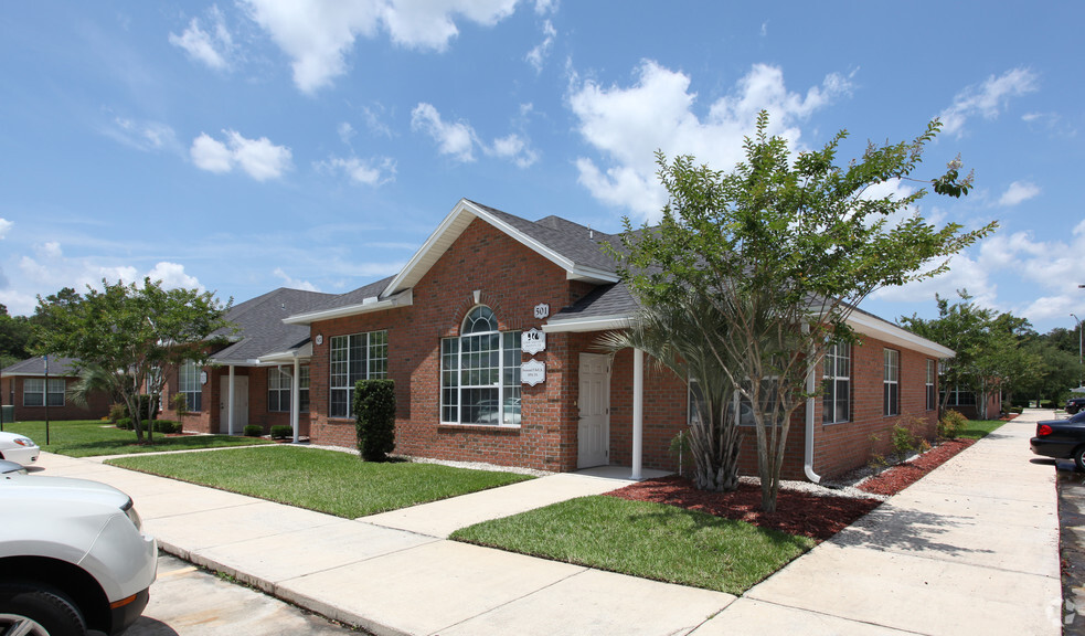 8833 Perimeter Park Blvd, Jacksonville, FL for lease - Primary Photo - Image 1 of 7