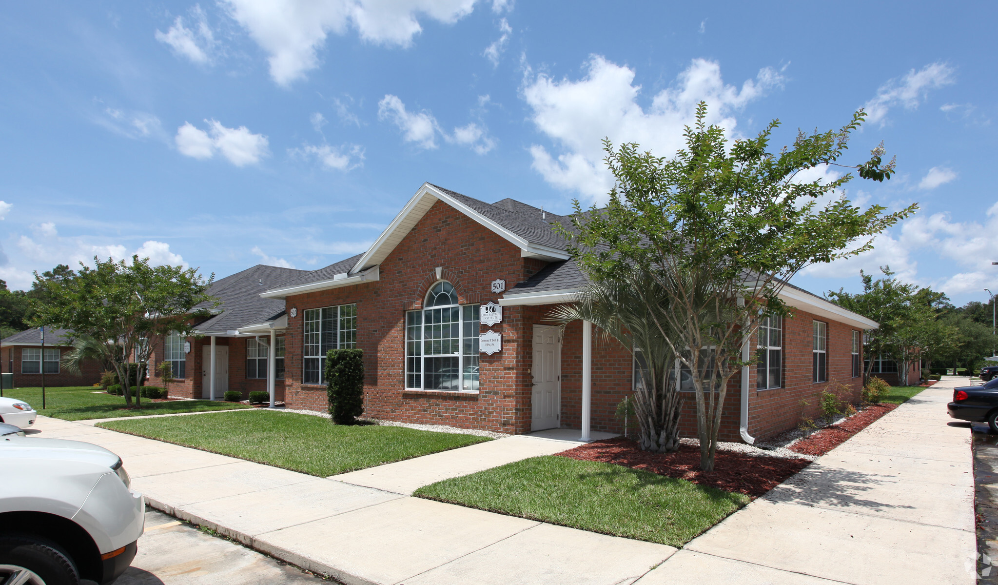 8833 Perimeter Park Blvd, Jacksonville, FL for lease Primary Photo- Image 1 of 8