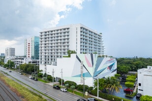 4300 Biscayne Blvd, Miami FL - Convenience Store