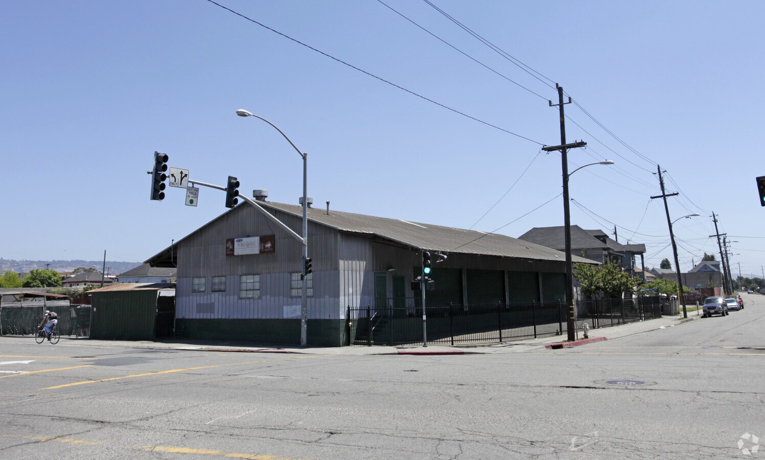 812 Fruitvale Ave, Oakland, CA 94601