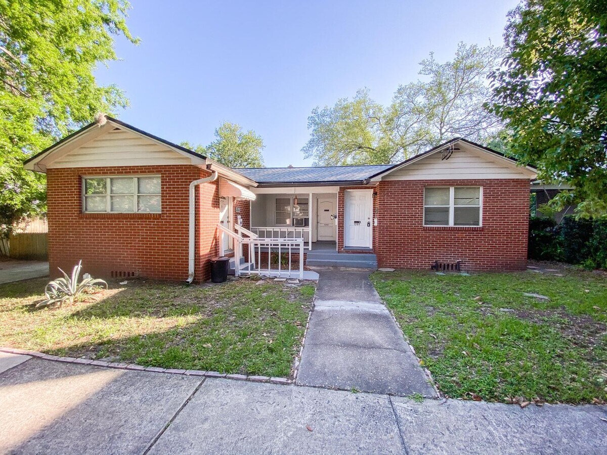 1266 Donald St, Jacksonville, FL 32205