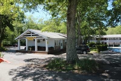 72 Main St, Mashpee, MA for sale Primary Photo- Image 1 of 1