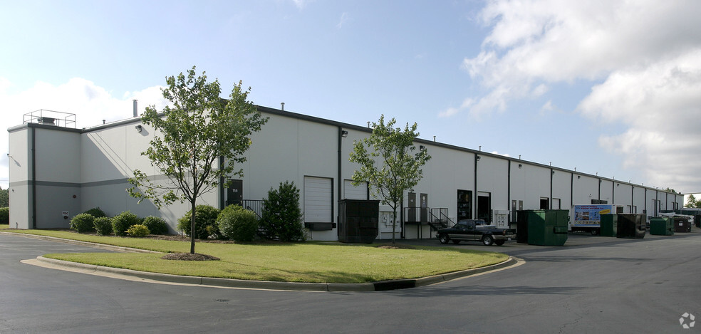 2201 Brentwood Rd, Raleigh, NC for lease - Building Photo - Image 3 of 15