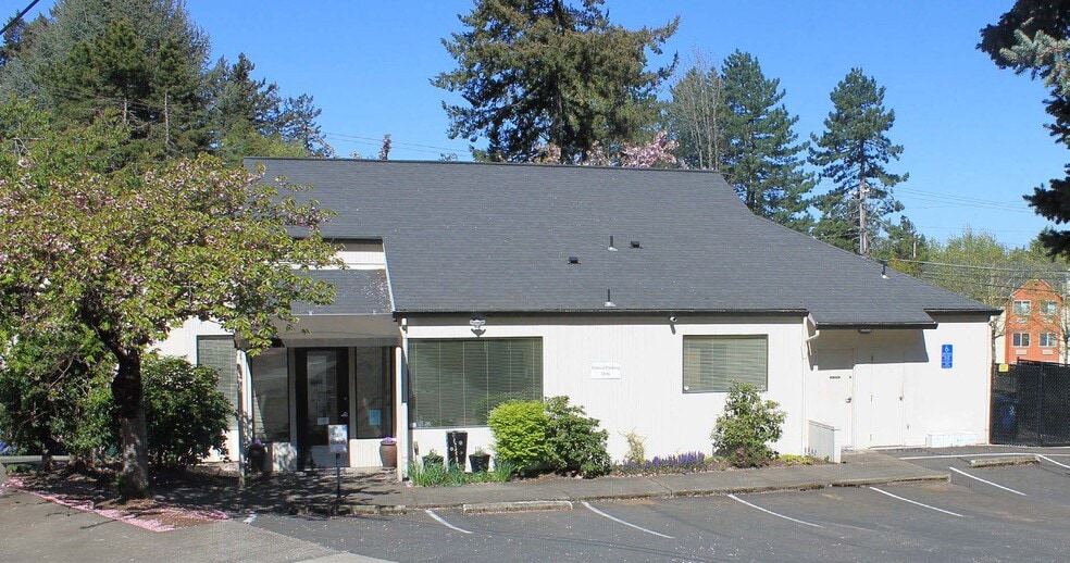 10230 SW Capitol Hwy, Portland, OR for sale - Building Photo - Image 1 of 10