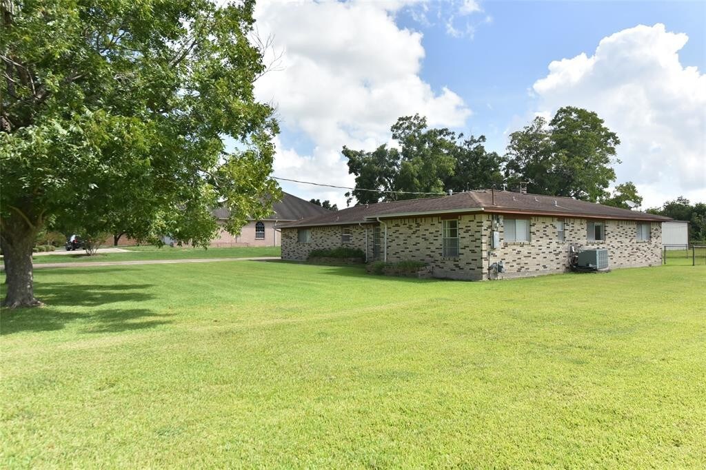 14039 Ambrose St, Houston, TX 77045