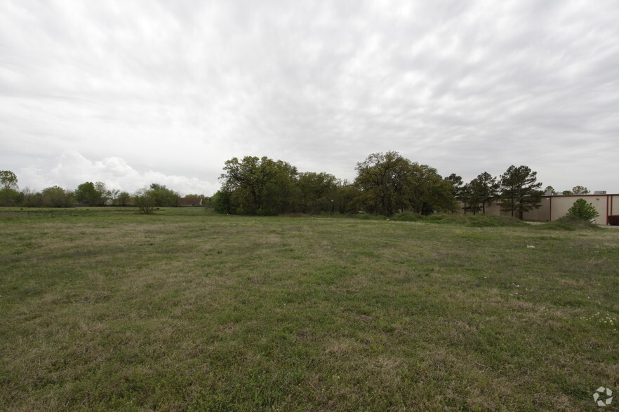 3708 Harwood Rd, Bedford, TX for sale - Building Photo - Image 3 of 6