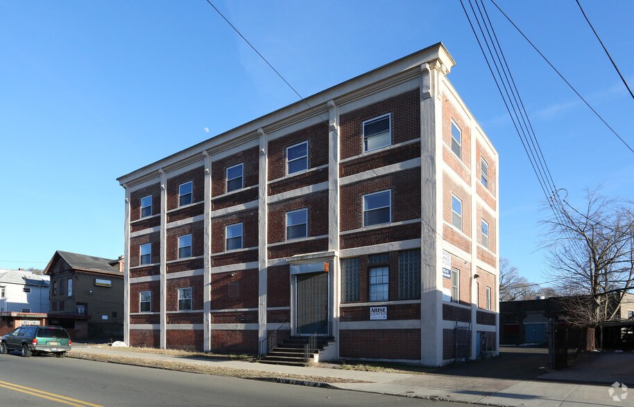 370 Davenport Ave, New Haven, CT 06519