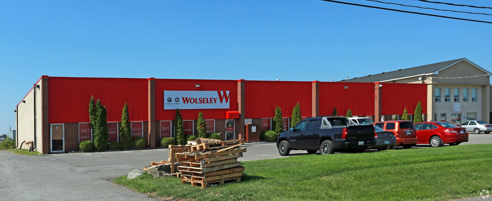139-145 Cushman Rd, St Catharines, ON for lease Primary Photo- Image 1 of 3