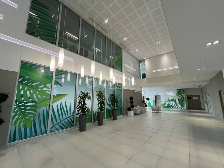 17 Rue D'Arcueil, Rungis for lease - Lobby - Image 3 of 7