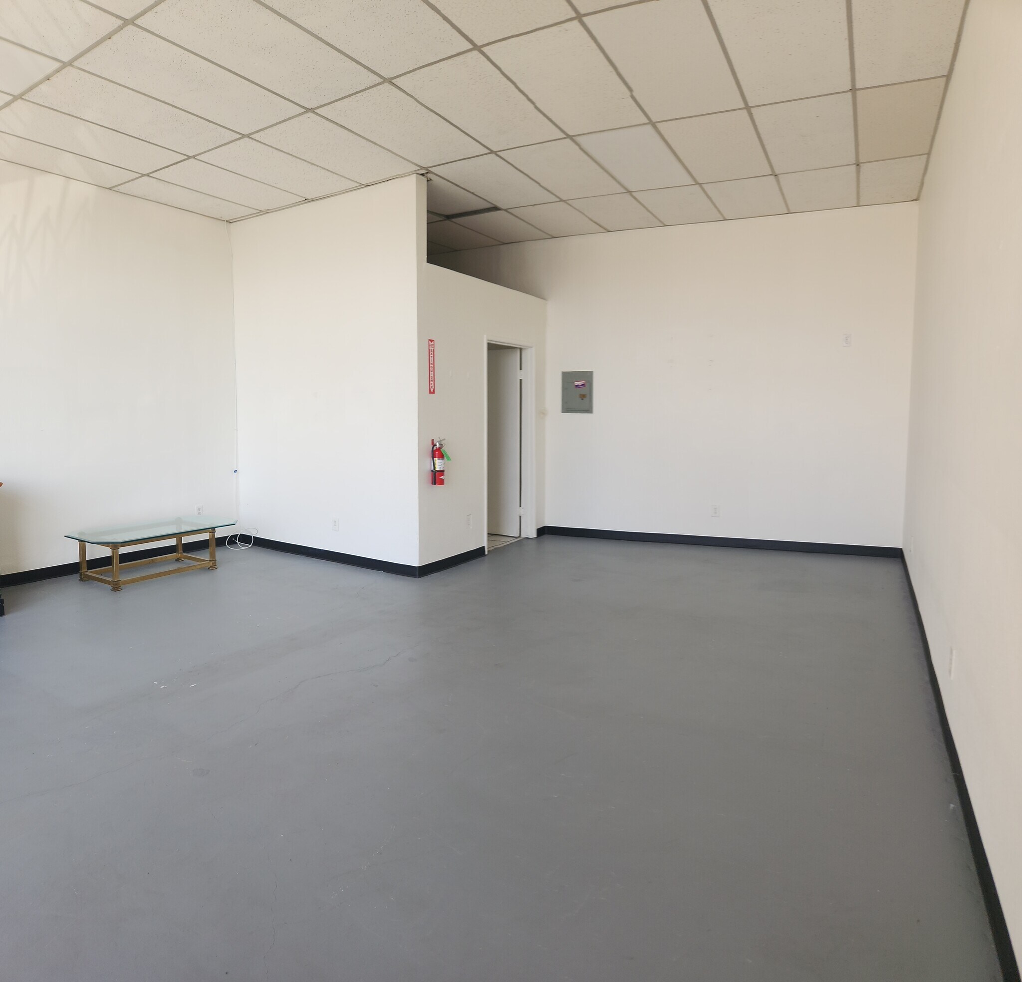 4555-4557 E 3rd St, Los Angeles, CA for lease Interior Photo- Image 1 of 4