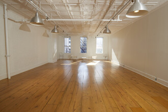 447 W 36th St, New York, NY for lease Interior Photo- Image 1 of 4