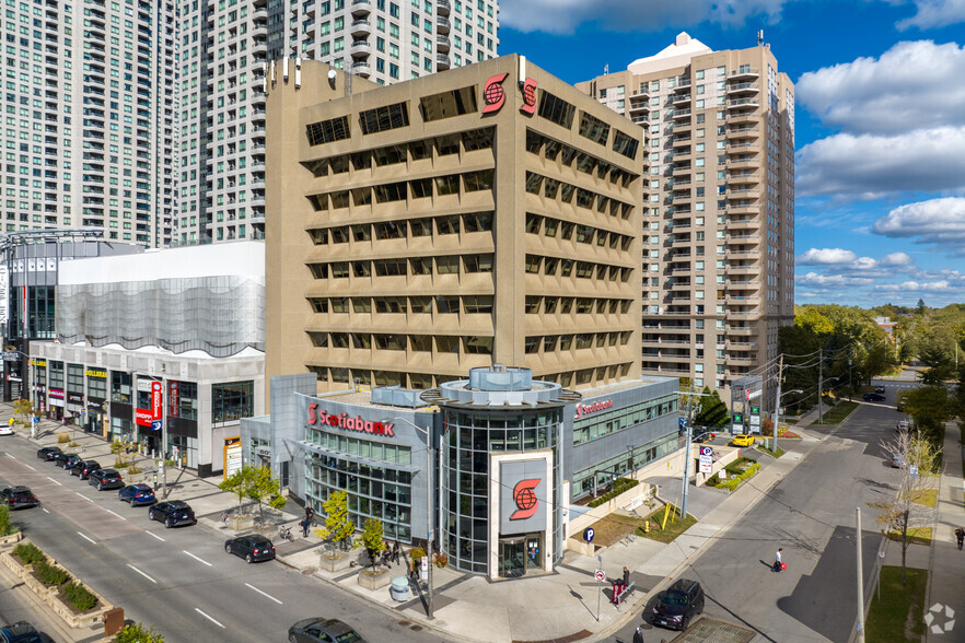 5075 Yonge St, Toronto, ON for lease - Building Photo - Image 1 of 3