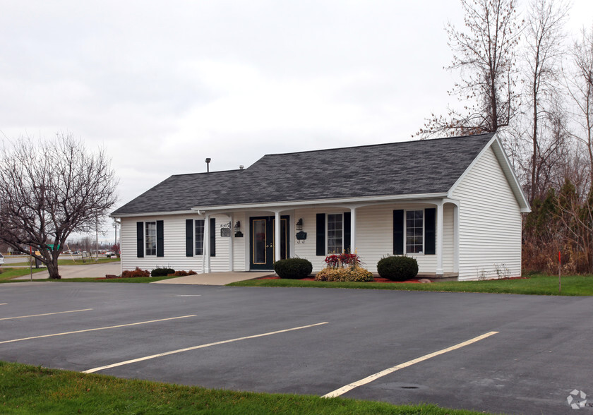 6301 Furnace Rd, Ontario, NY for lease - Primary Photo - Image 1 of 2