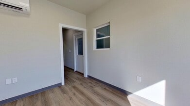 6815 Rendon Bloodworth Rd, Fort Worth, TX for lease Interior Photo- Image 2 of 5