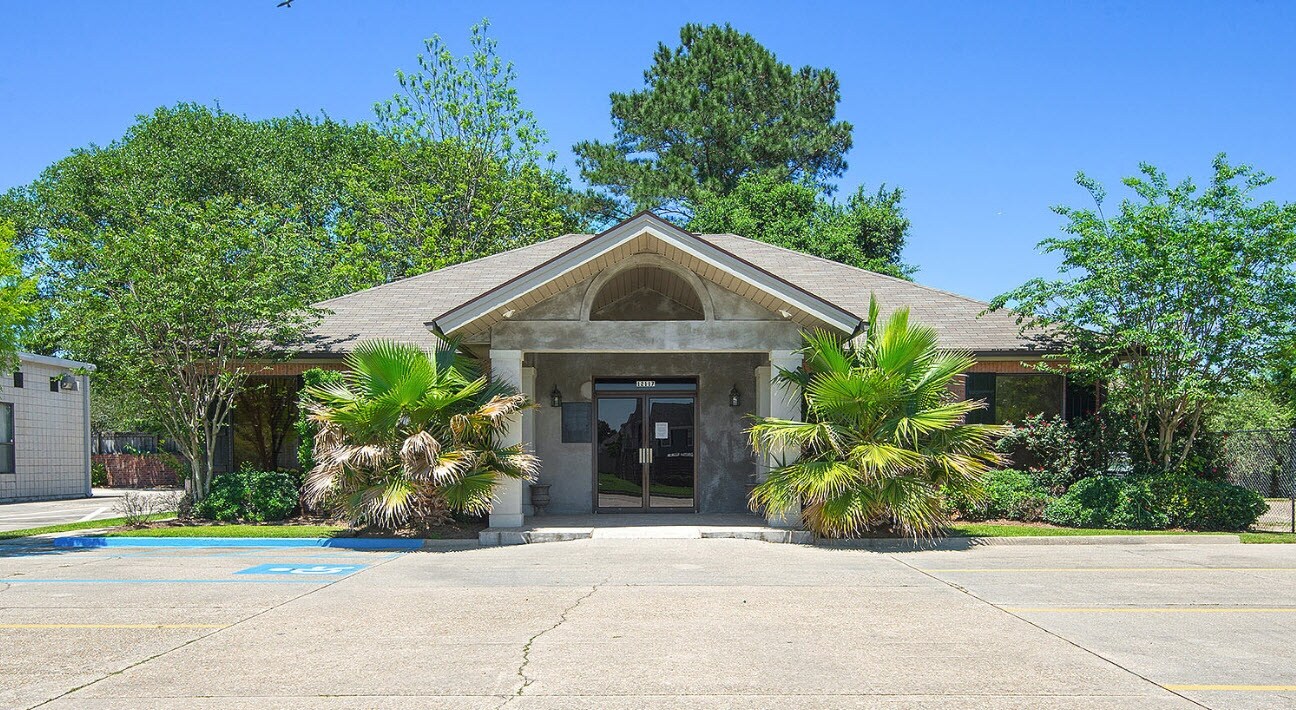 12117 Coursey Blvd, Baton Rouge, LA 70816