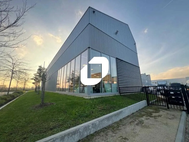 Flex in Massy for sale - Building Photo - Image 1 of 16